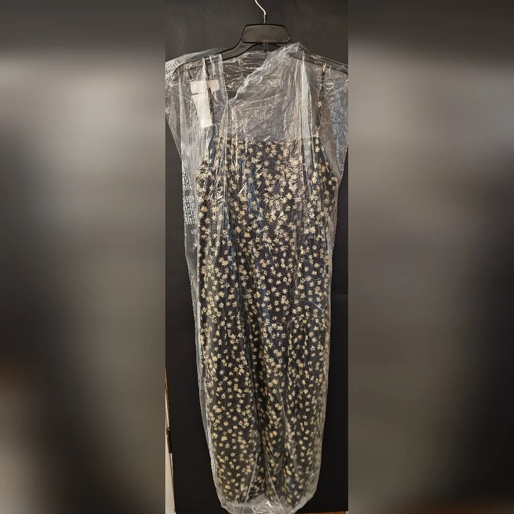 Dress - Picture 2 of 5